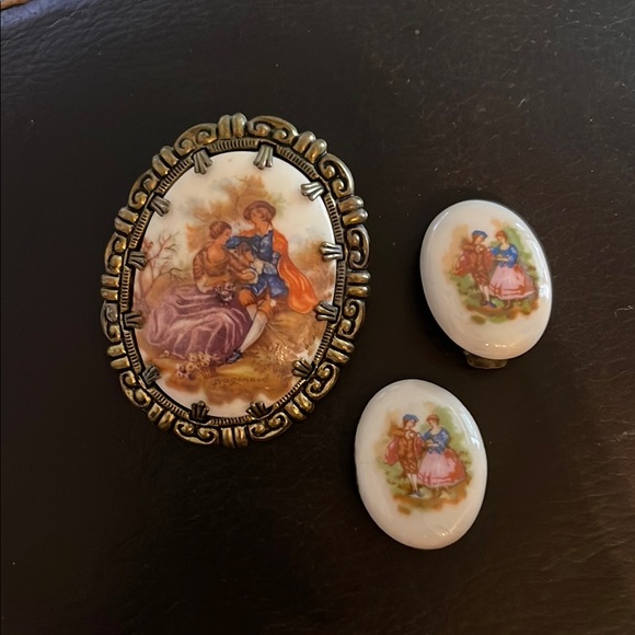 Vintage West Germany Courting Couple Brooch Pin and earrings. Rare! - Picture 2 of 9